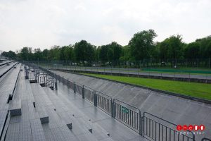 italy-grandstand-6c-left